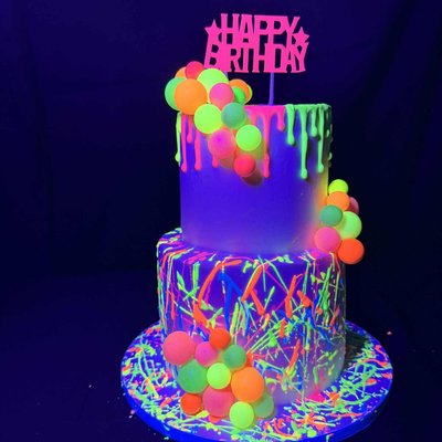 Tier Cakes (18+ Servings)