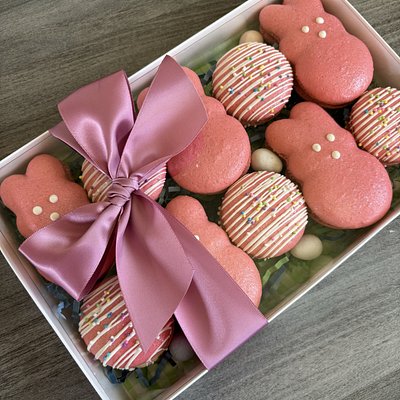 Cadbury Egg Macarons 