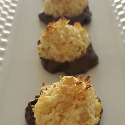 Coconut Macaroons (1 Dozen)
