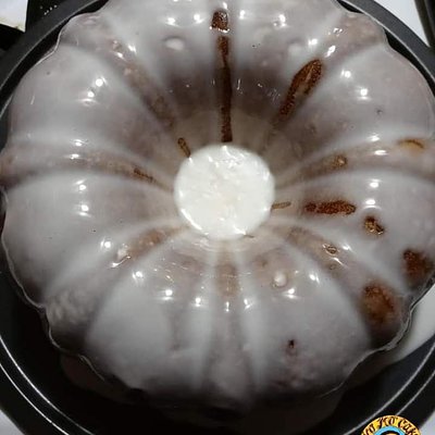 Vanilla Sour Cream Pound Cake