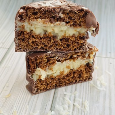 Brazilian honey bread - traditional size - milk chocolate, coconut or passion fruit brigadeiro