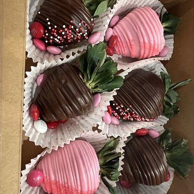 Chocolate Dipped Strawberries Per Half Dozen
