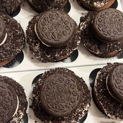 Dozen Oreo Cupcakes 