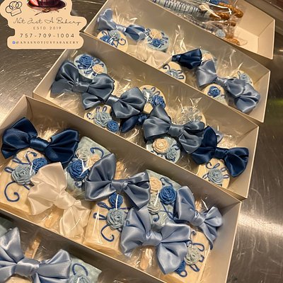 Chocolate Covered Treats- Dozen : Pretzels, Marshmallows , Strawberries , Oreos, Rice Krispies Etc