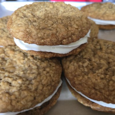 Oatmeal Creme Pie