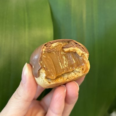 Carolinas - Choux Dough -Dulce de Leche -  12 Units