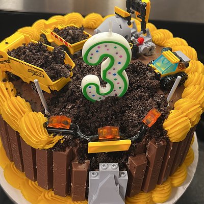 8" Round Custom Cake