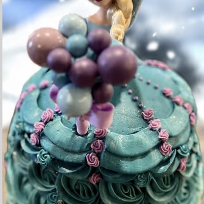 Standing Doll Cake W/Dress