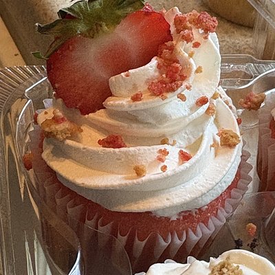 Strawberry crunch Cupcake
