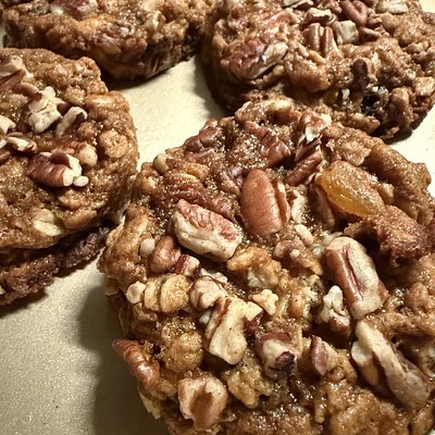 Baked & Bougie: Oatmeal Pecan Raisin