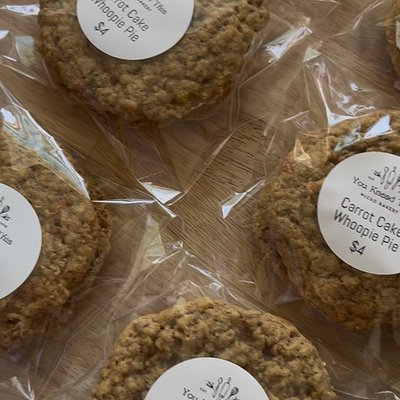 Carrot Cake Whoopie Pie