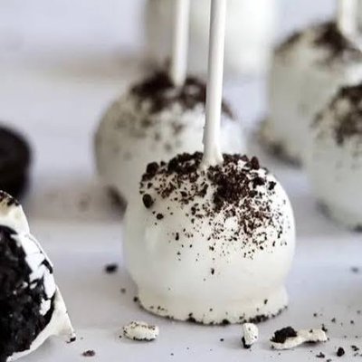 Dozen Oreo