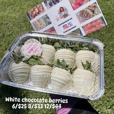 Mother’s Day : White Chocolate Berries 6/$25 8/$33 12/$44