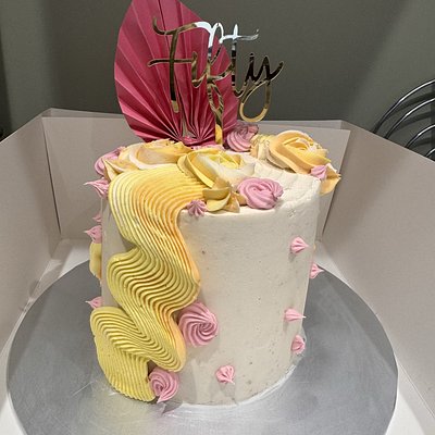 Signature Squiggle Cake 6’