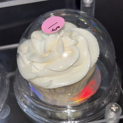 Mini Vanilla Cupcake ♡︎