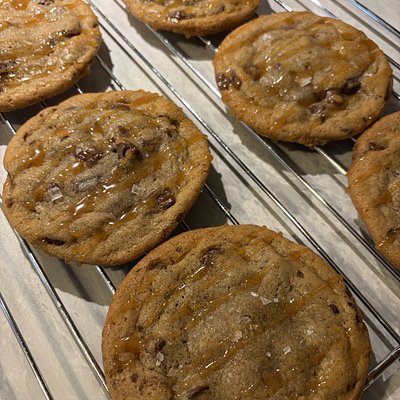 Salted Caramel Chocolate Chip Cookies 