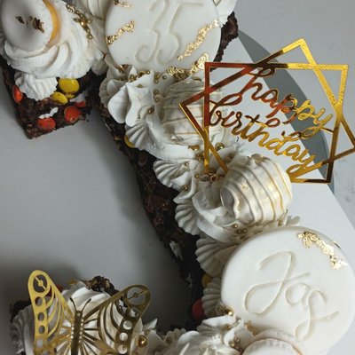 Letter Cookie Cake 