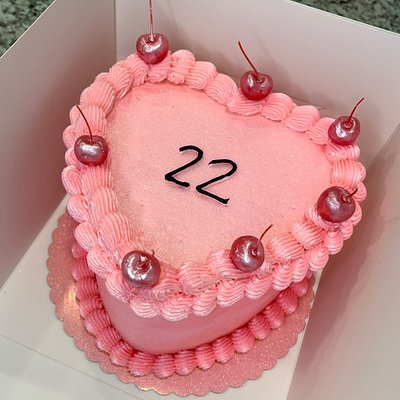8” Cake ~ serves up to 24