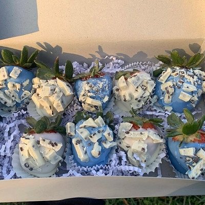 Add On: Hersheys Cookies And Cream (Dipped 🍓 Only)