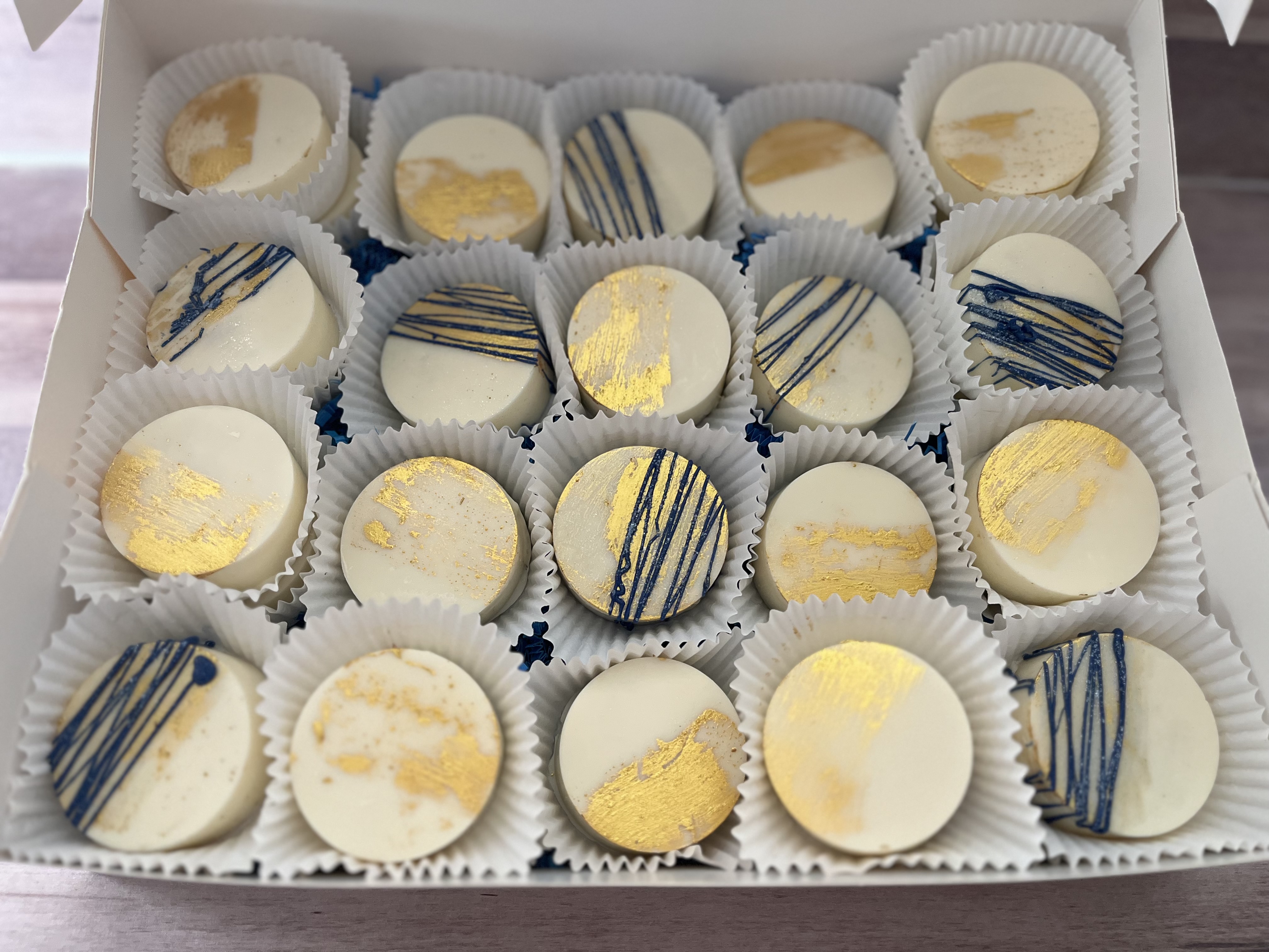 Cake Puck (Dozen) 