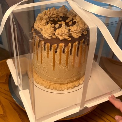 Snickers 6 in. Cake