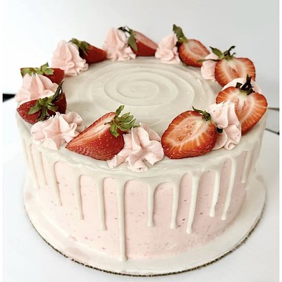 Strawberry Cake With Cream Cheese 