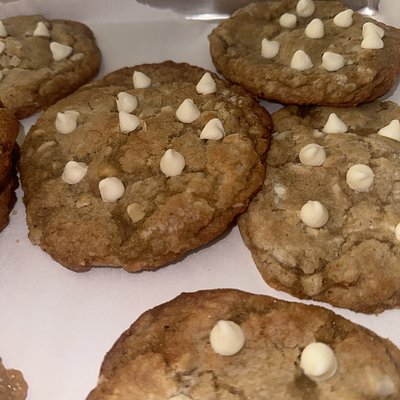 White Macadamia Nut Cookie - 2X KEVINS DOZEN 