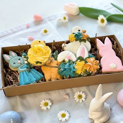 Six Piece Easter Cookie Box