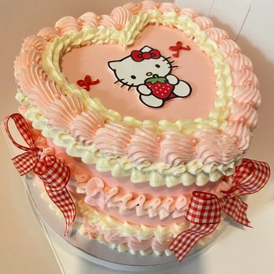 6 Inch 2 layer Heart Cake 8-12 Servings 