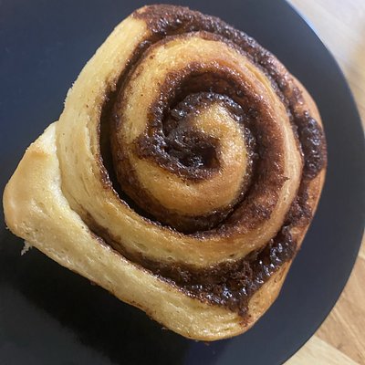 4 Cinnamon Rolls 