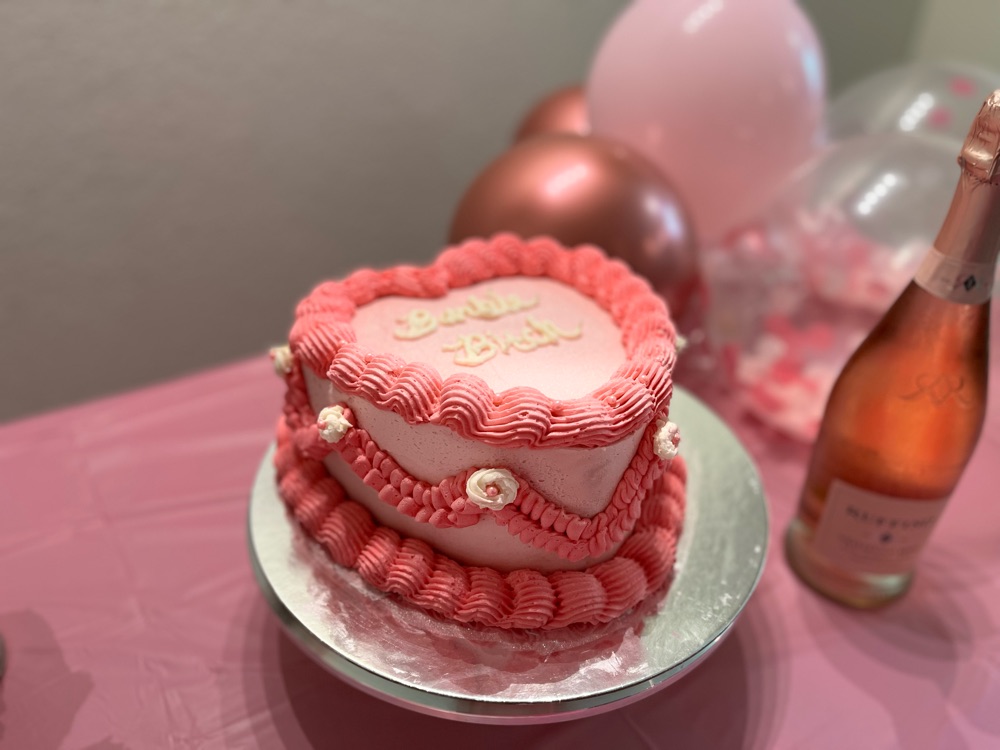Custom cake by DaysiaVuCakes