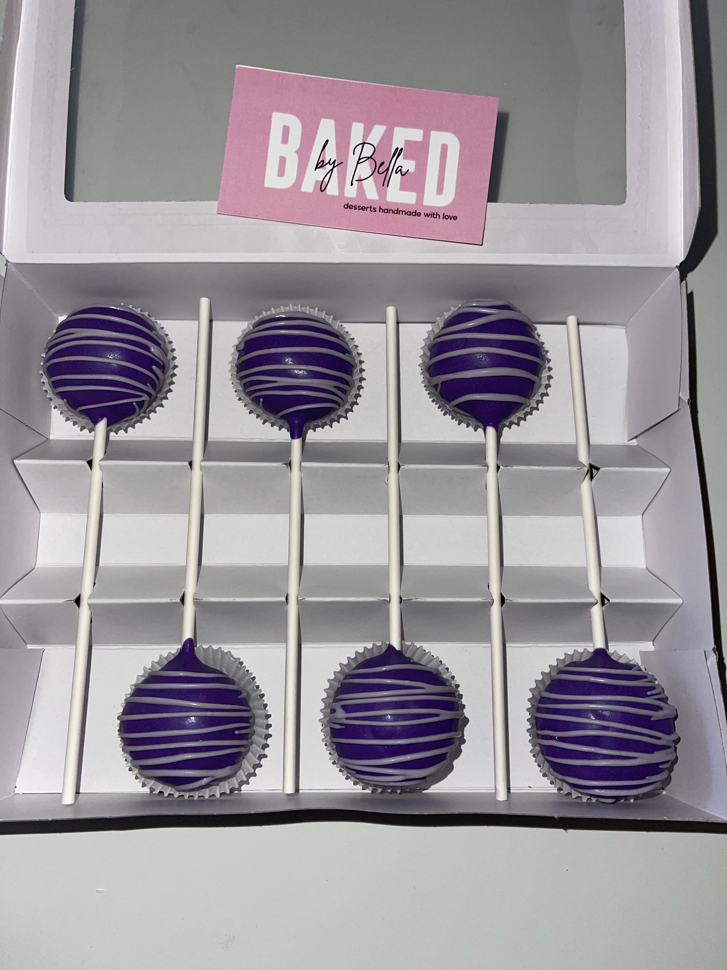 custom half dozen cake pops