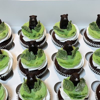 Theme Black Bear Cupcakes 1 Dozen 
