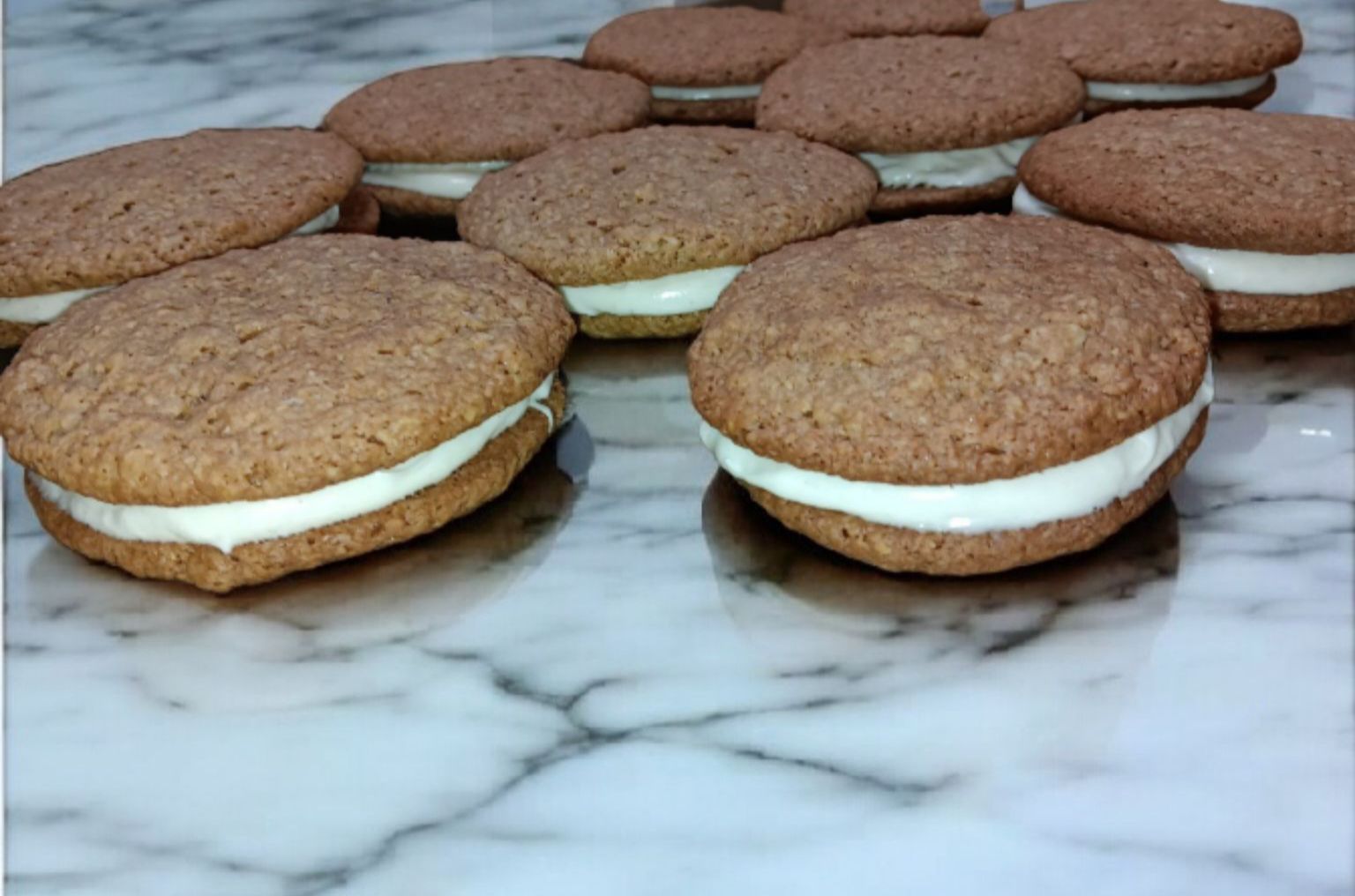 OATMEAL CREAM PIE — (single)