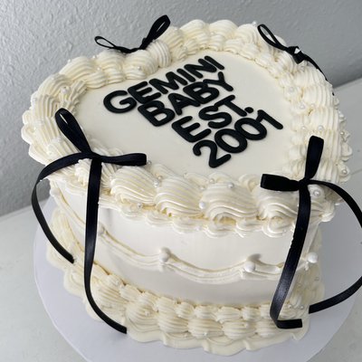 8 Inch Heart Cake Tall (serves 24)