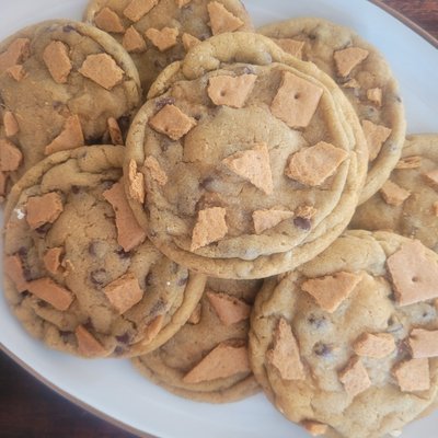 *Fall Special* Henry's Marshmallow Stuffed S'mores Cookie 
