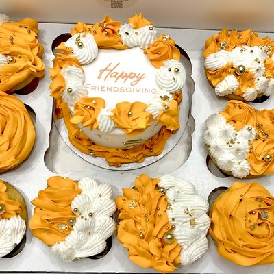 4” Three-Layer Bento Cake + 8 Cupcakes- Serves 12-14