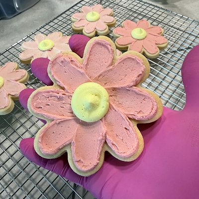 4” Iced Daisy Sugar Cookies-6 Count