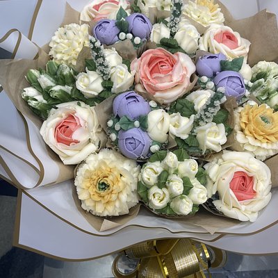 19 Deluxe Cupcake Bouquet 
