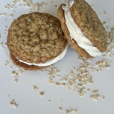 Oatmeal Cream Pies (2 For 5)