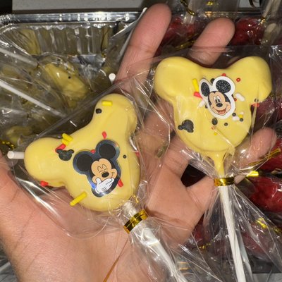 Custom Cake Pops