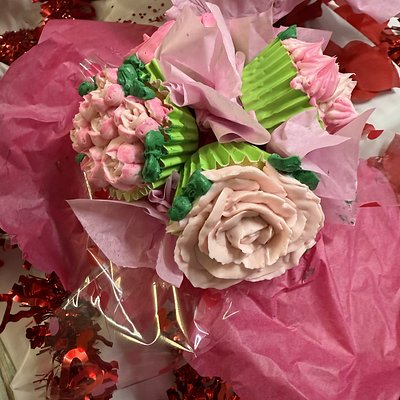 Medium Cupcake Bouquet 