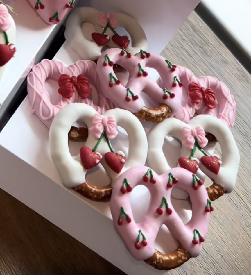 Chocolate Strawberries And Pretzels 