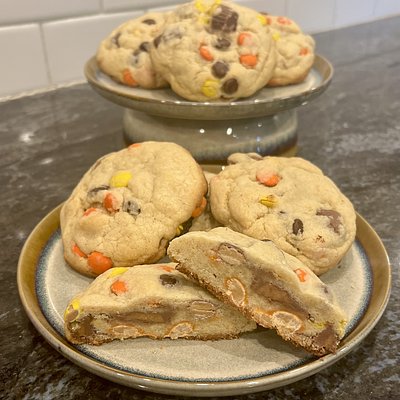 4 oz Reese’s Loaded Cookie - Half Dozen