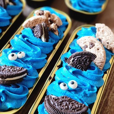 Cookie Monster Mini Cakes