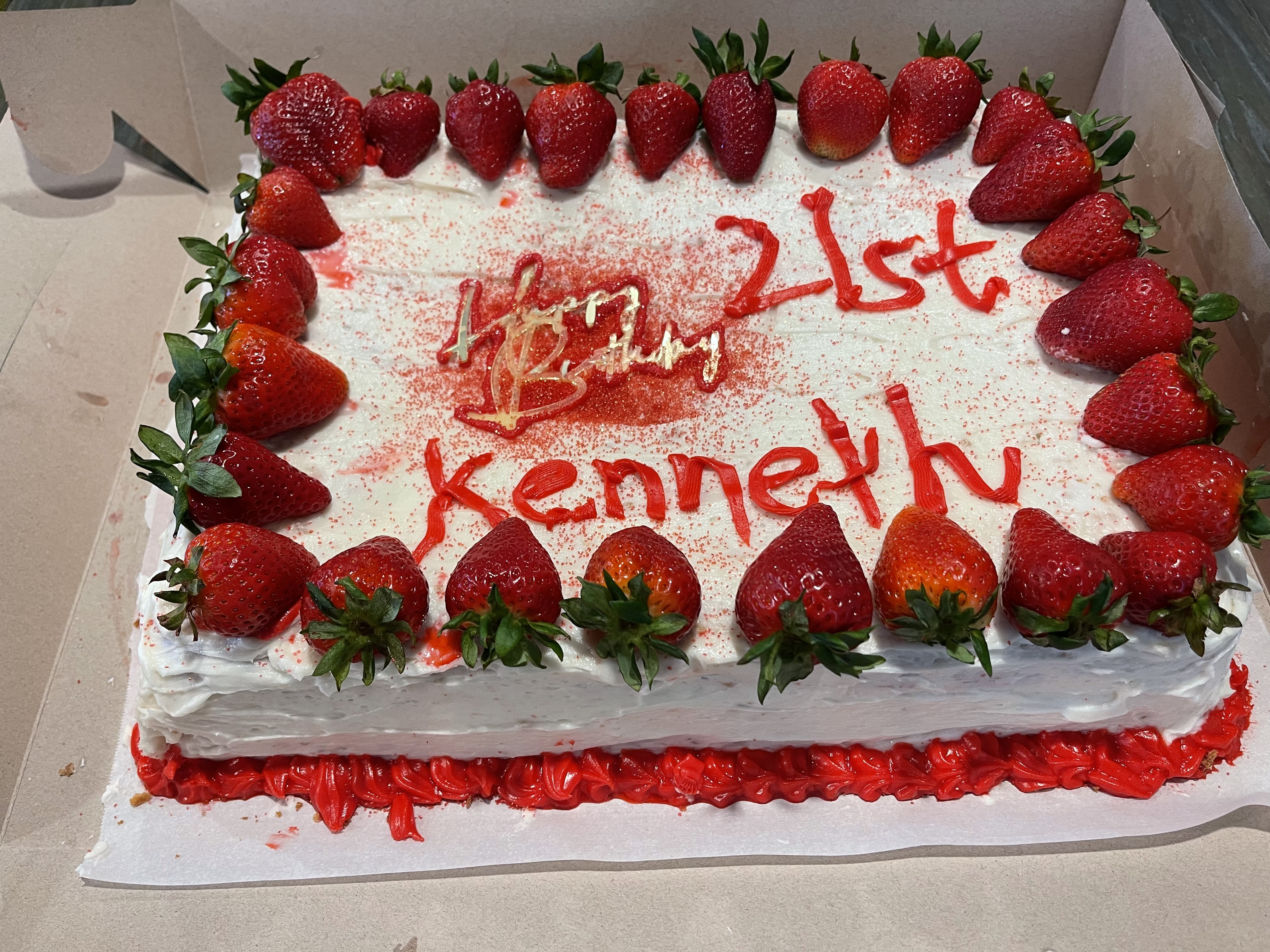 Strawberry Cake With Fresh Strawberries 