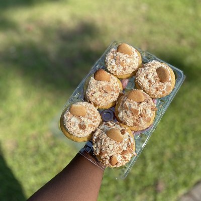 Banana Cream Cupcake (6)