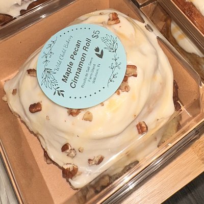 Maple Pecan Cinnamon Rolls (4-pack)