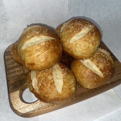 6 Pretzel Buns