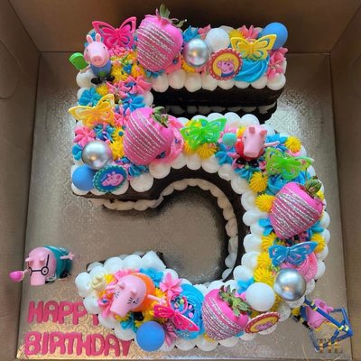 Letter/Number Cakes 